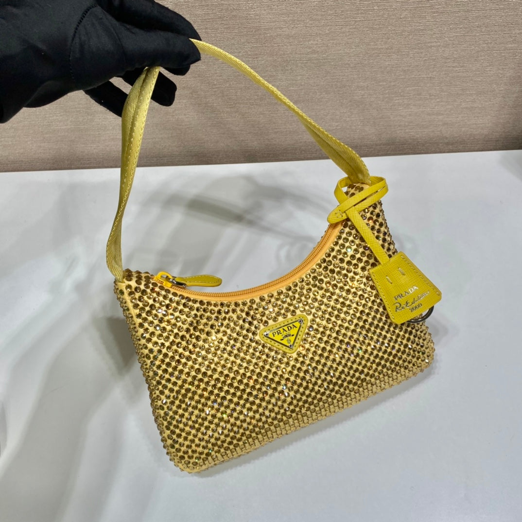 BOLSO HOBO BRILLANTE DE 23 CM EN NYLON AMARILLO CON CRISTALES ADICIONALES