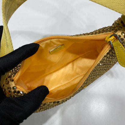 BOLSO HOBO BRILLANTE DE 23 CM EN NYLON AMARILLO CON CRISTALES ADICIONALES