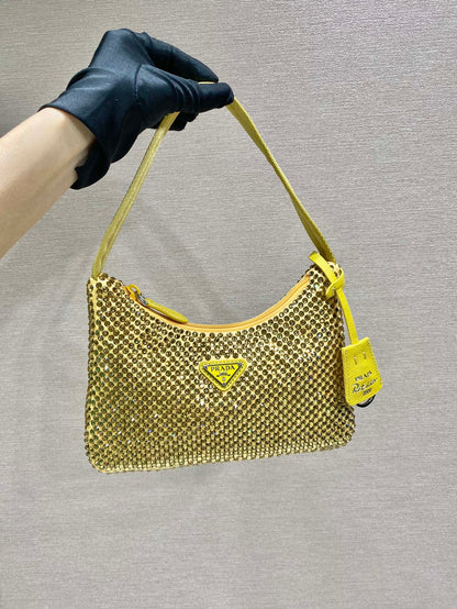 BOLSO HOBO BRILLANTE DE 23 CM EN NYLON AMARILLO CON CRISTALES ADICIONALES