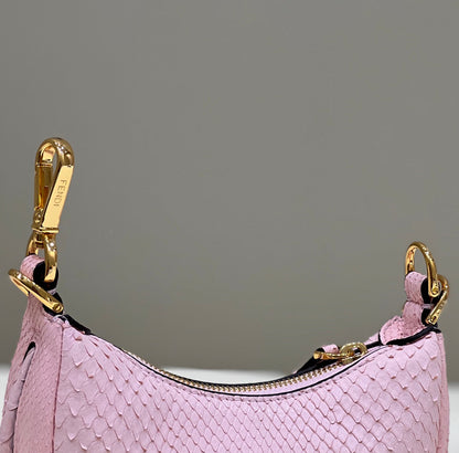 SAC FENDIGRAPHY MINI 16 EN CUIR DE VEAU ROSE CLAIR, QUINCAILLERIE DORÉ
