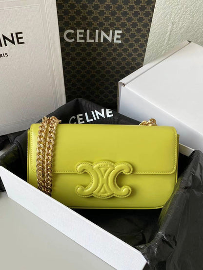 BOLSO DE AXILAS CON CADENA EN RELIEVE DE PIEL DE BECERRO AMARILLO CHARTREUSE