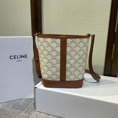 SEAU 30 EN TOILE TRIOMPHE BLANCHE ET GARNITURE EN CUIR DE VEAU ROUGE MARRON
