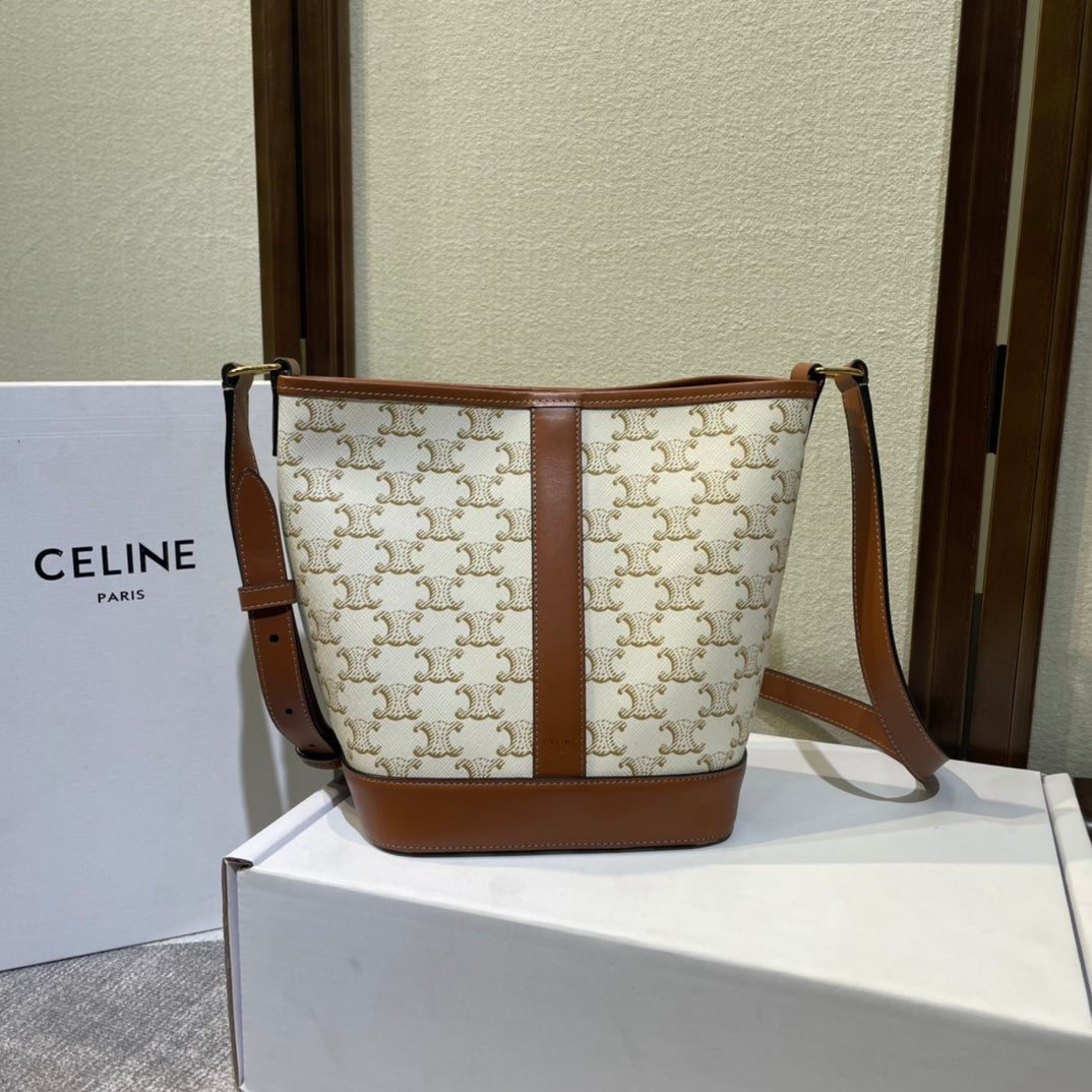 SEAU 30 EN TOILE TRIOMPHE BLANCHE ET GARNITURE EN CUIR DE VEAU ROUGE MARRON