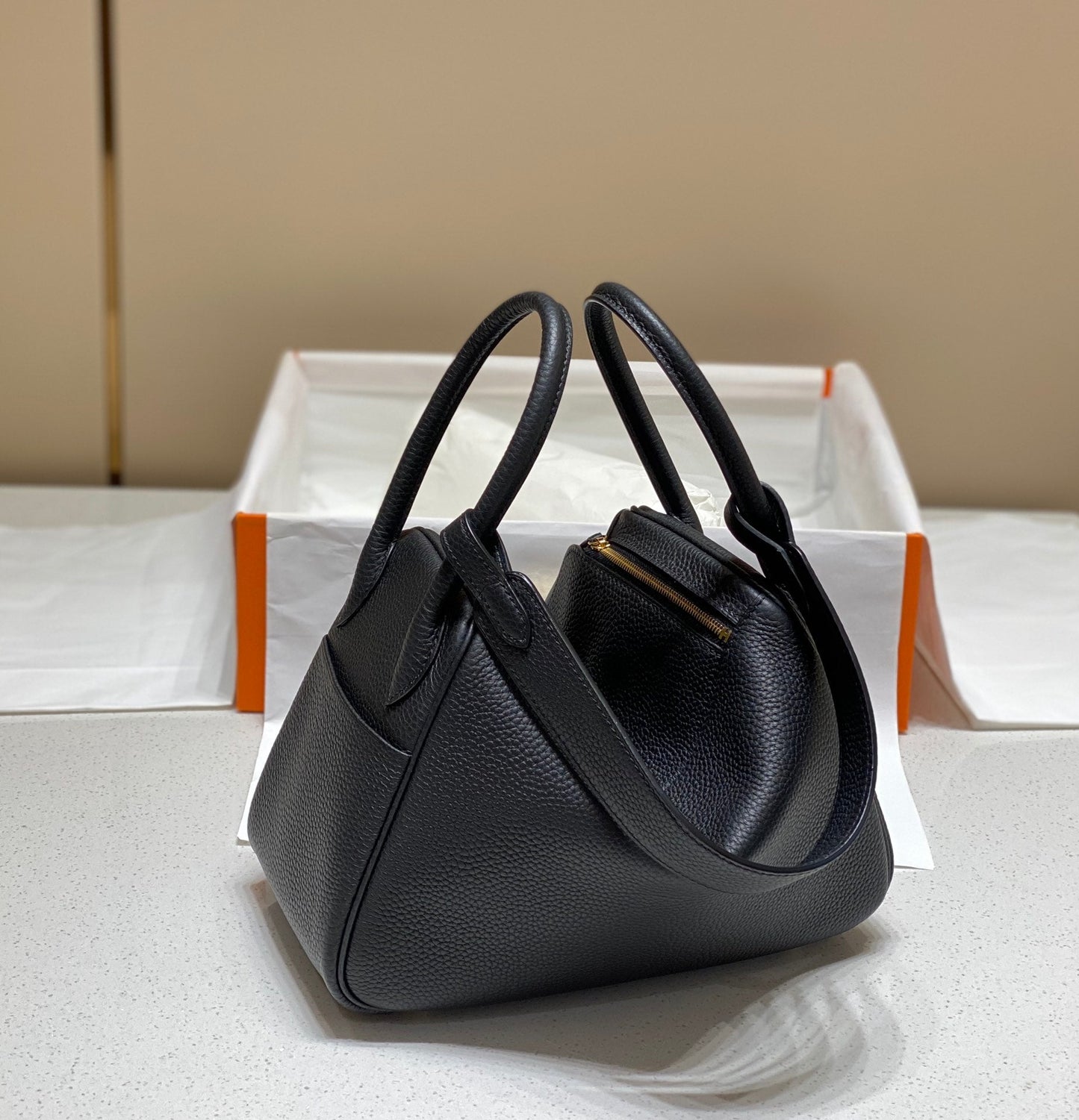 BOLSO HM LINDY 30 NEGRO TAURILLON PIEL CLEMENCE
