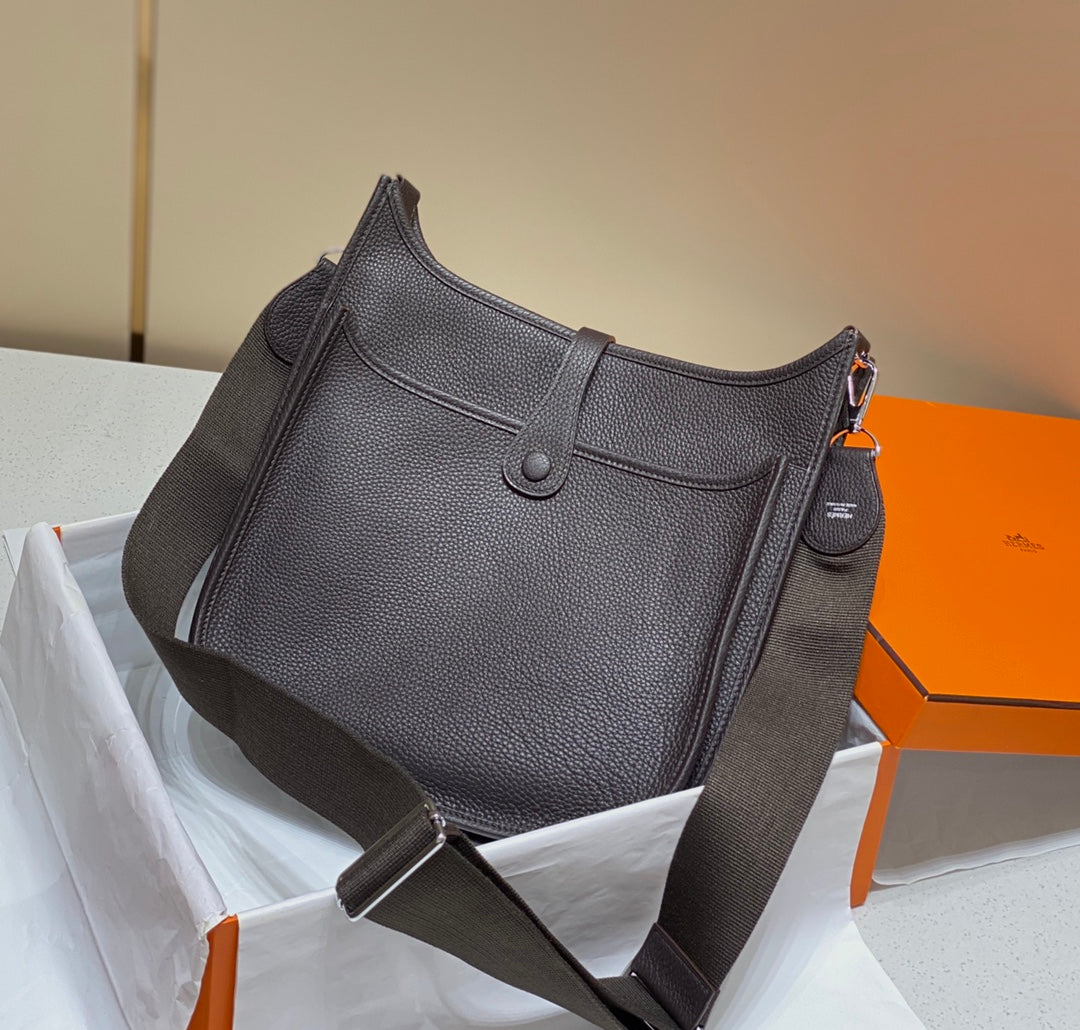 Evelyne 29cm Chocolate Togo Show
