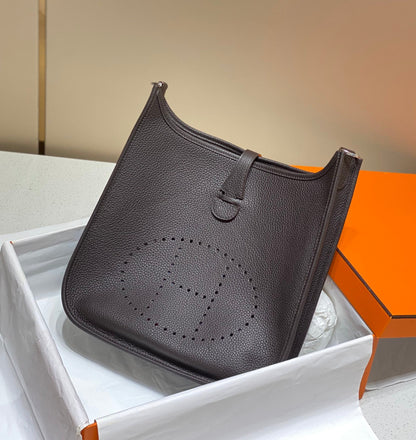 Evelyne 29cm Chocolate Togo Show