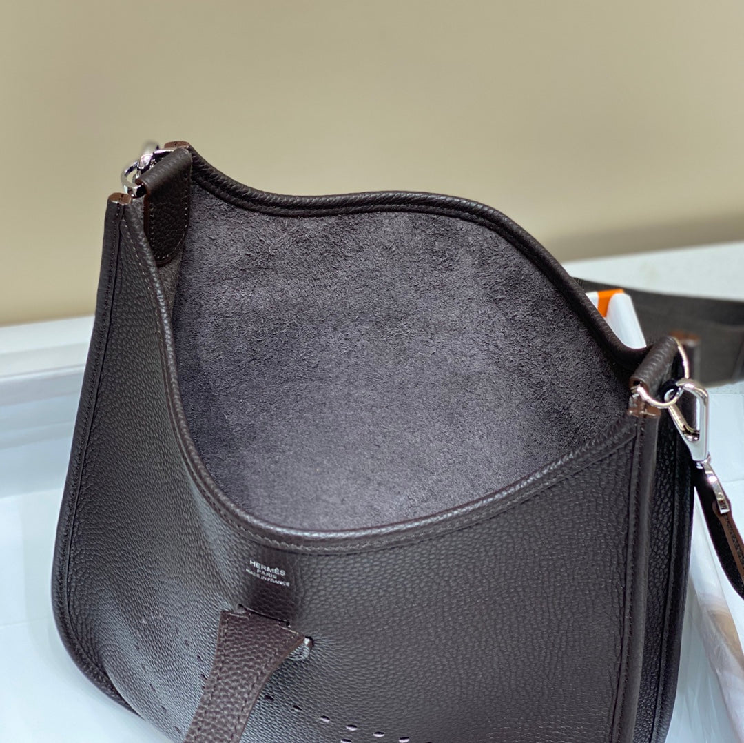 Evelyne 29cm Chocolate Togo Show
