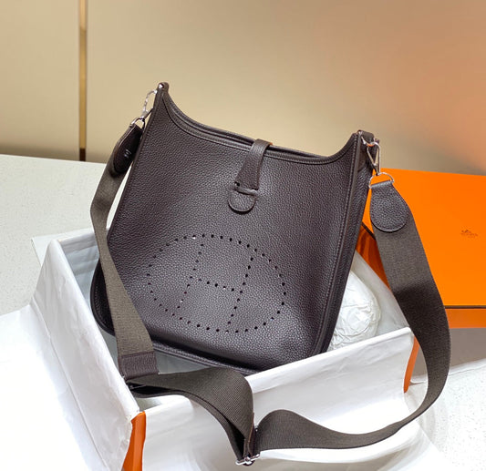 Evelyne 29cm Chocolate Togo Show