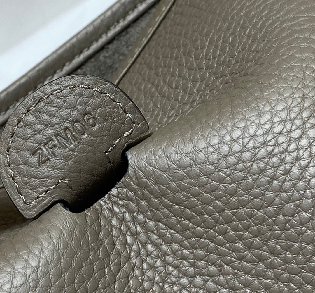 Evelyne 29cm Marrón Oscuro Togo Shw