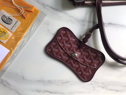 SAC CHIEN GRIS 33 EN TOILE GOYARDINE ROUGE VIN ET GARNITURES EN CUIR DE VEAU