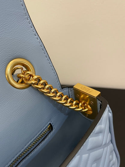 Sac Fend Baguette 24 avec motif FF en cuir bleu bébé GHW 