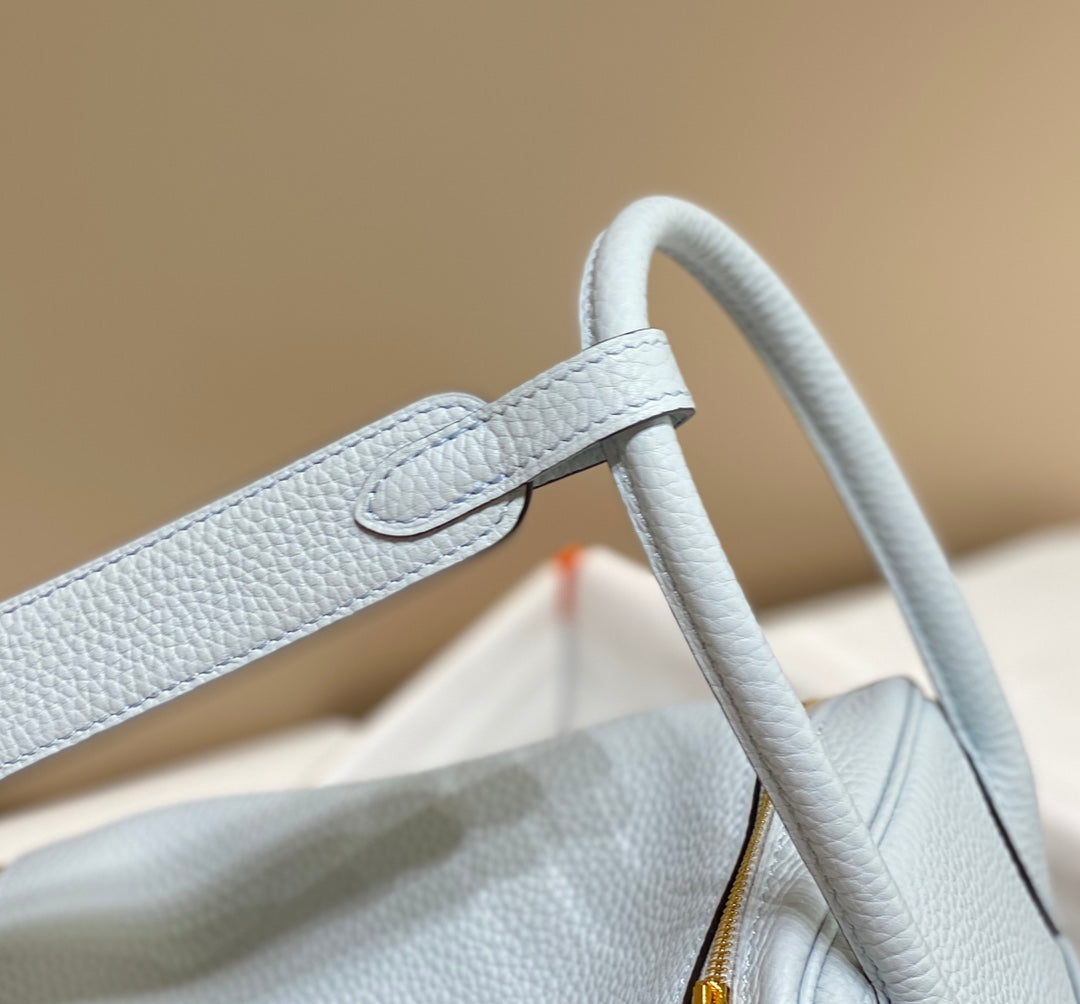 BOLSO HM LINDY 30 PIEL TAURILLON CLEMENCE AZUL PASTEL