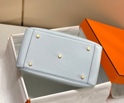 BOLSO HM LINDY 30 PIEL TAURILLON CLEMENCE AZUL PASTEL