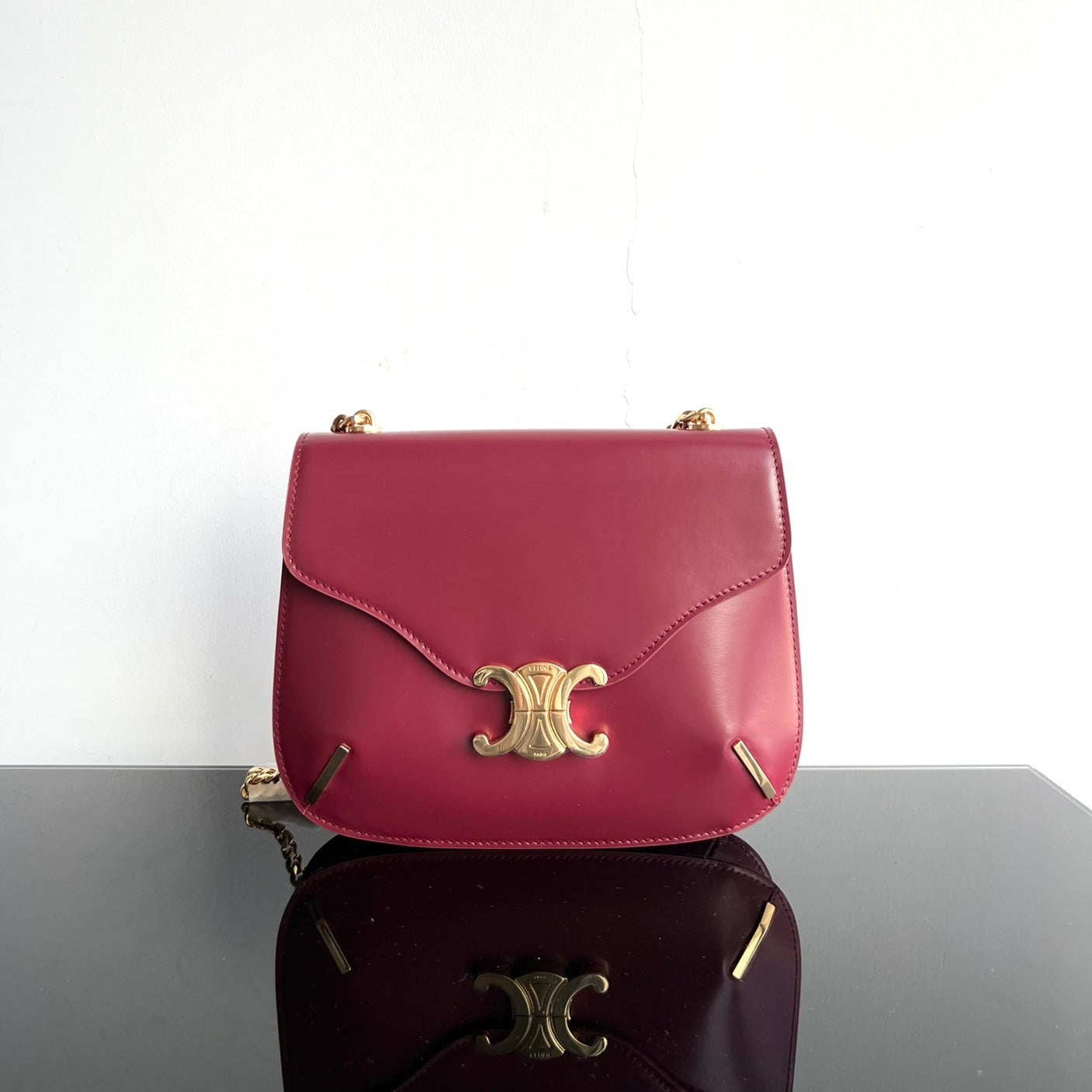 BESACE TRIPHOME 24 PIEL DE BECERRO BRILLANTE ROJO RUBÍ