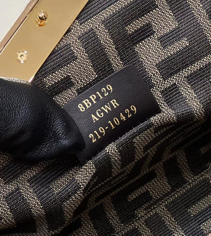 BOLSO FENDI FIRST SMALL 26 DE PIEL ROSA CLARO CON DETALLES EXÓTICOS