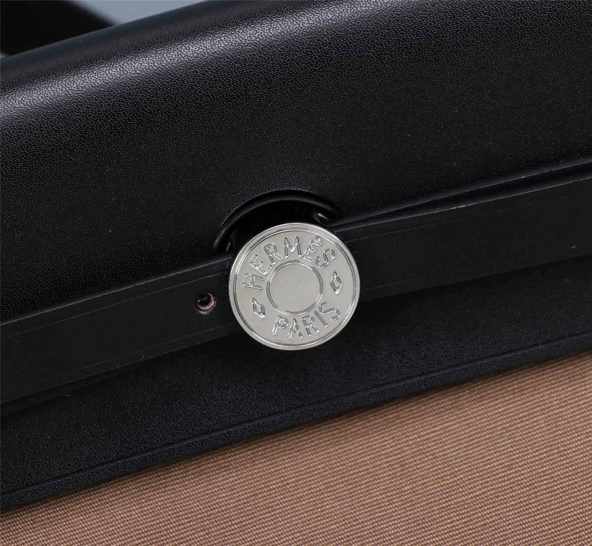 HM HERBAG ZIP 31 LONA NEGRA Y MARRÓN CENIZA