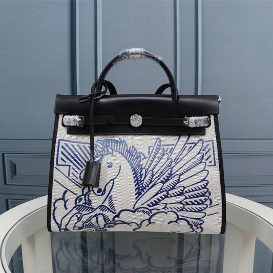 HM HERBAG ZIP 31 LONA CON MOTIVO DE CABALLO EN BLANCO Y NEGRO