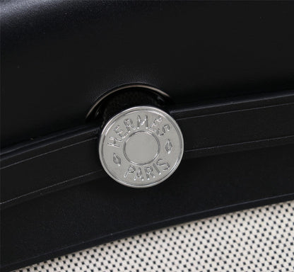 HM HERBAG ZIP 31 LONA CON MOTIVO DE CABALLO EN BLANCO Y NEGRO