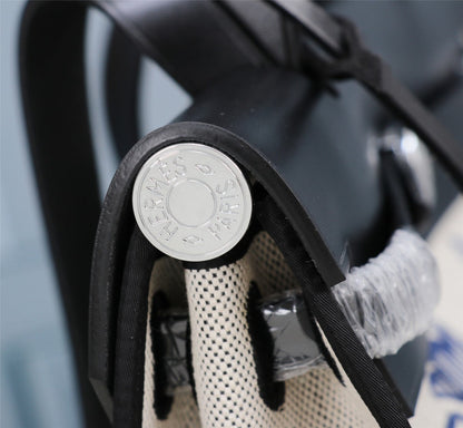 HM HERBAG ZIP 31 LONA CON MOTIVO DE CABALLO EN BLANCO Y NEGRO