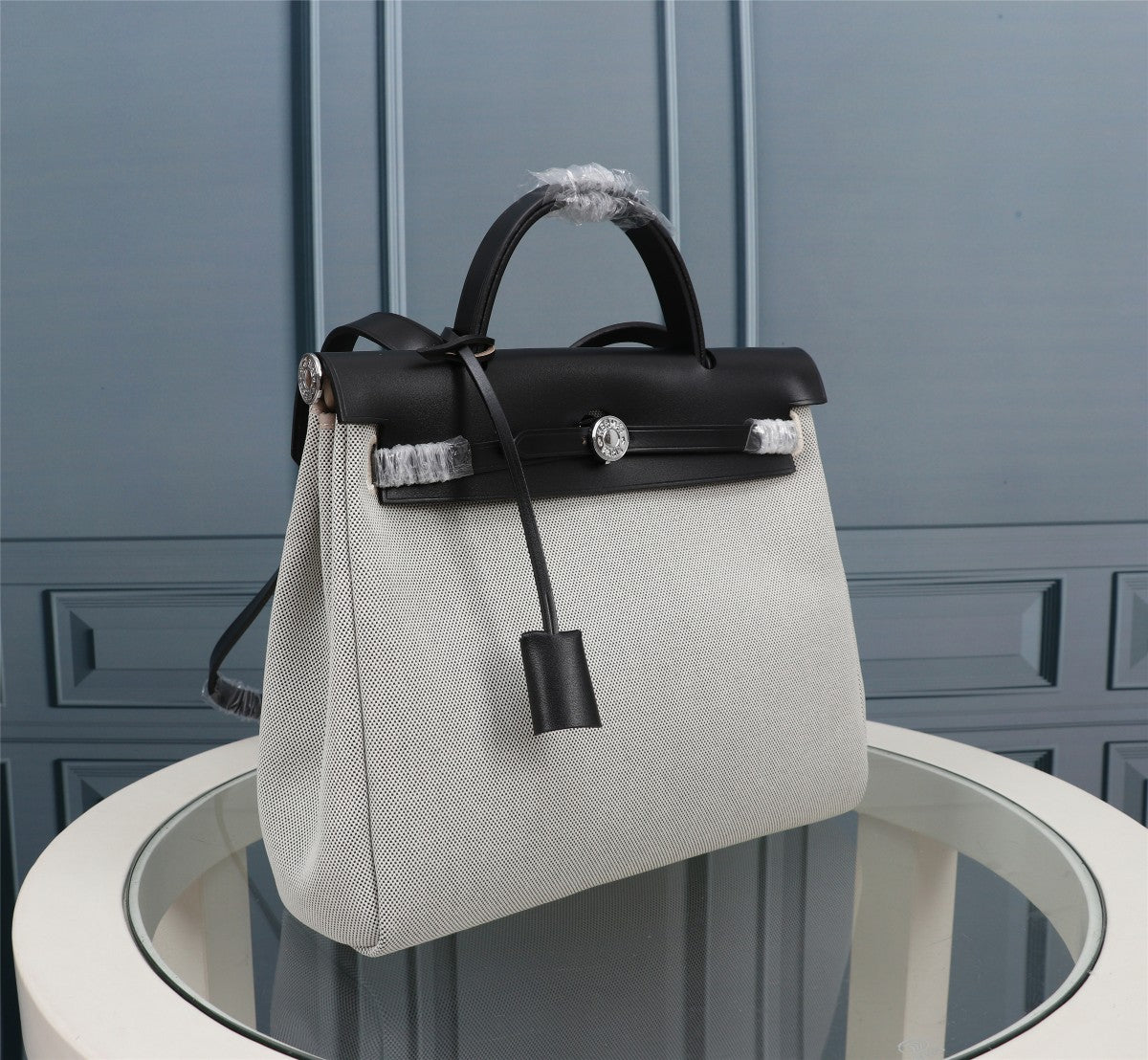 HM HERBAG ZIP 31 LONA BLANCA Y NEGRA