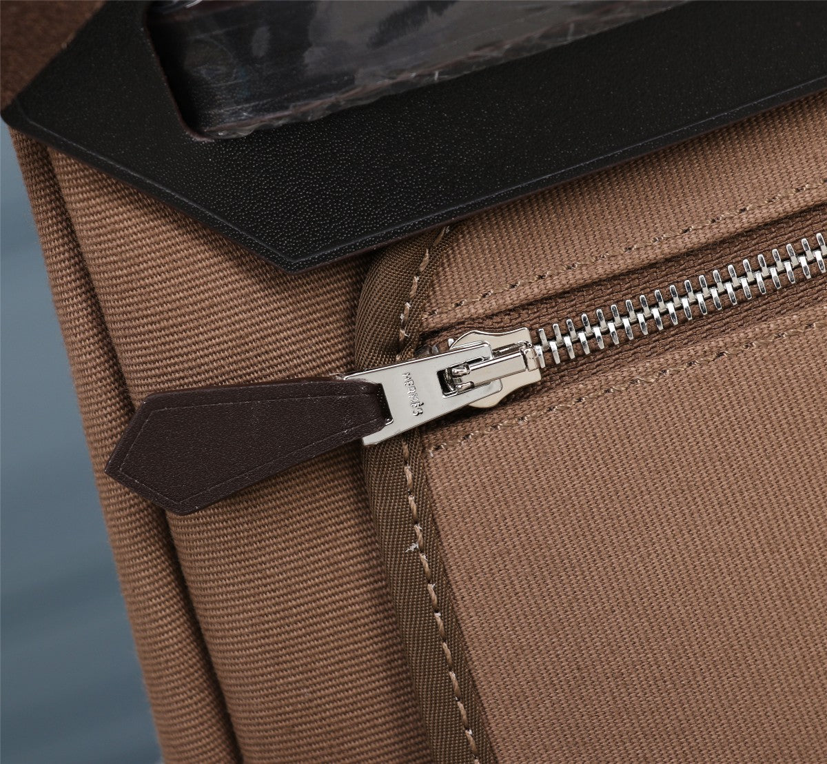 HM HERBAG ZIP 31 LONA NEGRA Y MARRÓN