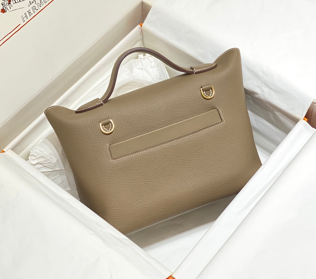 BOLSO DE MANO HM KELLY 29 PIEL DE BECERRO CAQUI