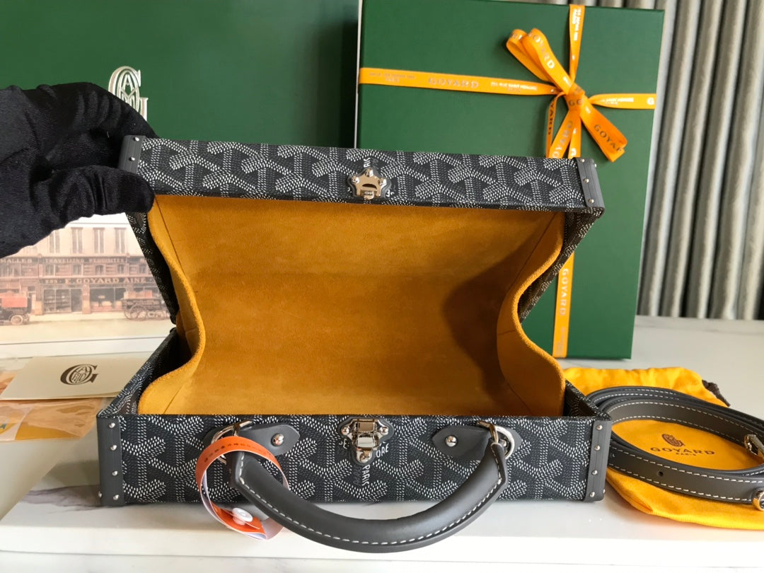 GRAND H?TEL TRUNK BAG 24 IN GREY BLACK GOYARDINE CANVAS AND CALFSKIN