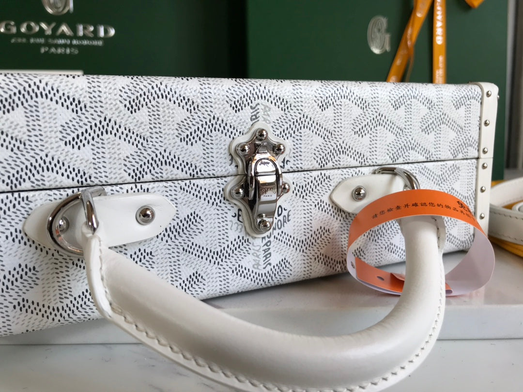 GRAND H?TEL TRUNK BAG 24 IN WHITE GOYARDINE CANVAS AND CALFSKIN