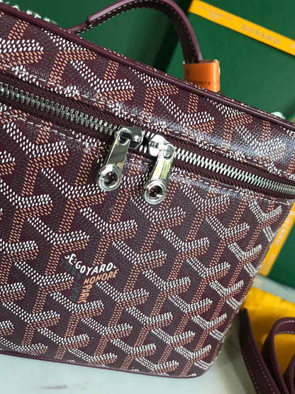 TROUSSE DE VANITY MUSE 20 EN TOILE GOYARDINE ROUGE VIN
