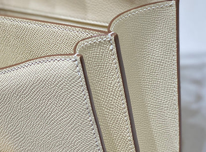 Constance 24, cuero Epsom blanco, herrajes plateados