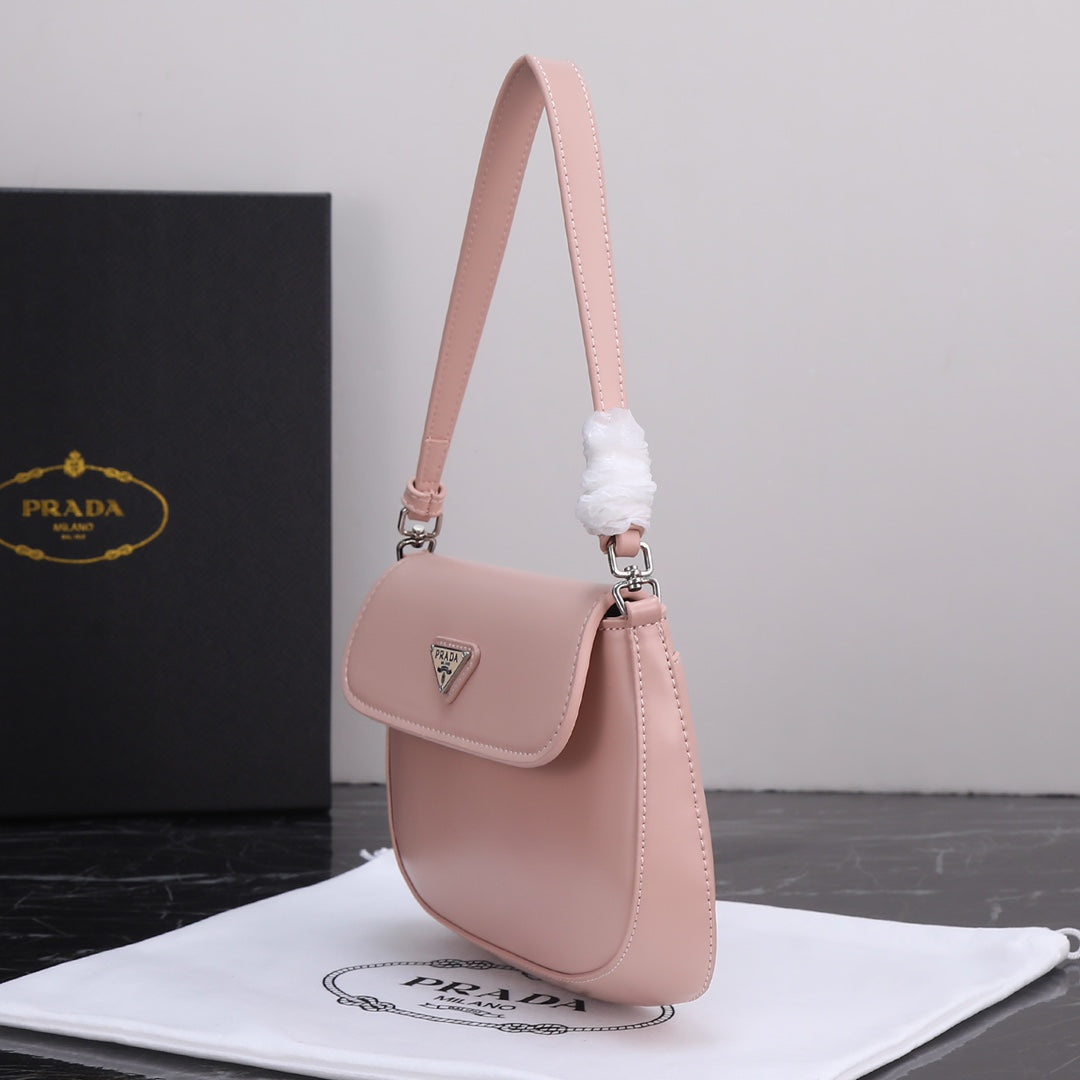 BOLSO PRA 23 DE PIEL DE BECERRO ROSA CLARO CON HERRAJES PLATEADOS