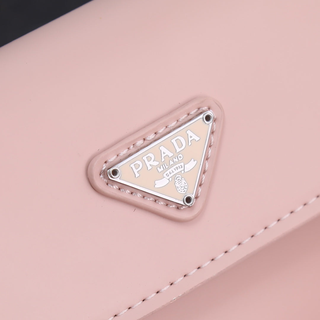 BOLSO PRA 23 DE PIEL DE BECERRO ROSA CLARO CON HERRAJES PLATEADOS