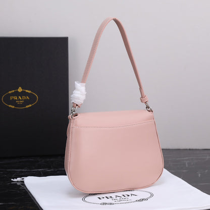 BOLSO PRA 23 DE PIEL DE BECERRO ROSA CLARO CON HERRAJES PLATEADOS