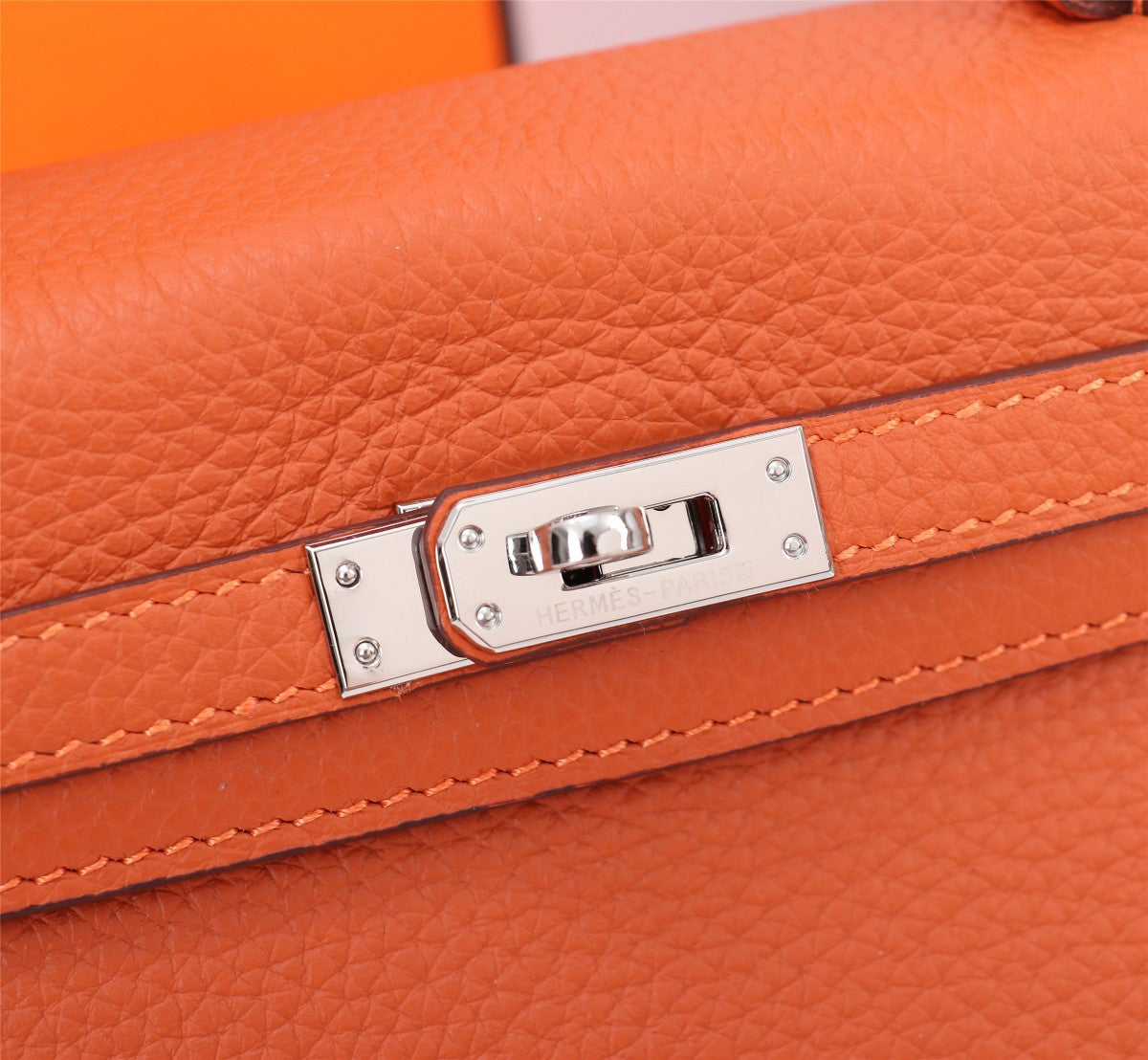 BOLSO HM KELLY 28 NARANJA TOGO HERRAJES PLATEADOS