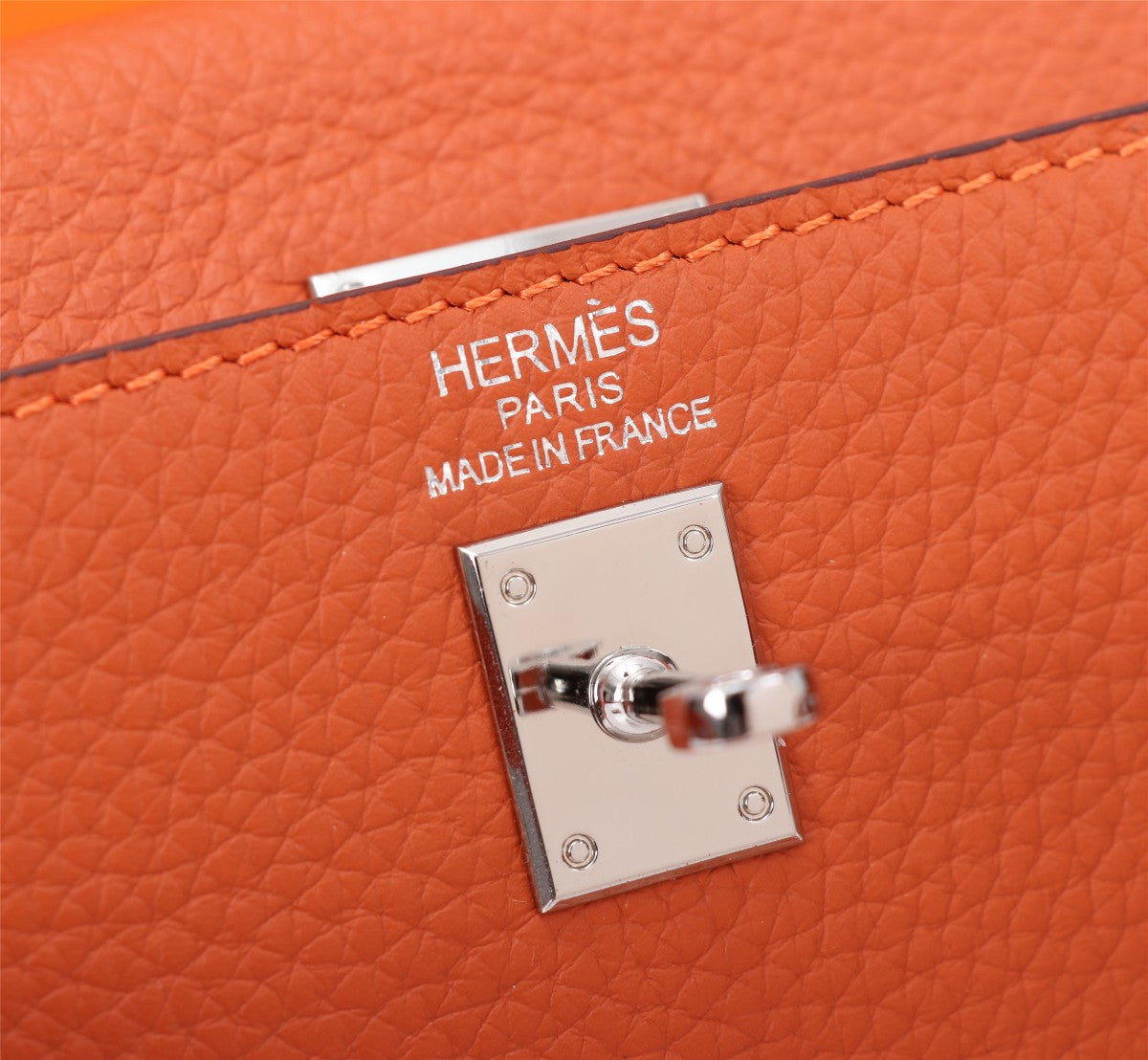 BOLSO HM KELLY 28 NARANJA TOGO HERRAJES PLATEADOS