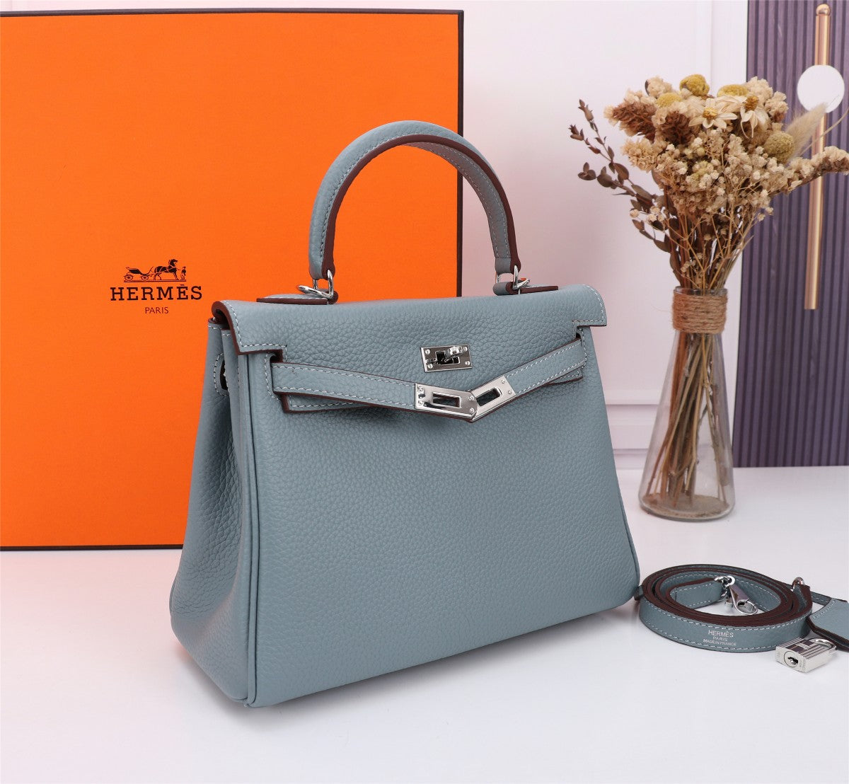 BOLSO HM KELLY 28 TOGO GRIS TEMPLADO CON HERRAJES DE PLATA
