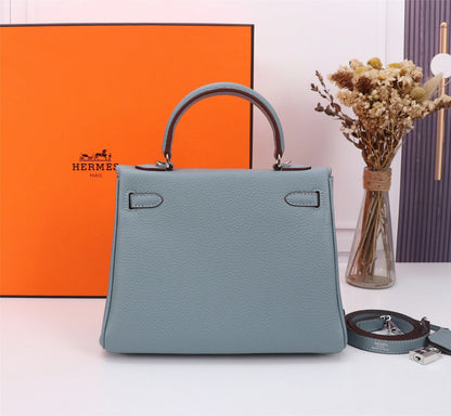 BOLSO HM KELLY 28 TOGO GRIS TEMPLADO CON HERRAJES DE PLATA