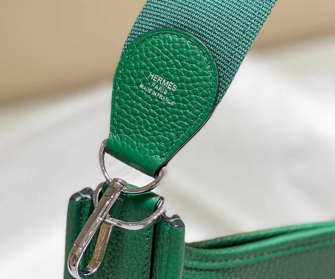 Evelyne 29cm Verde Oscuro Togo Shw