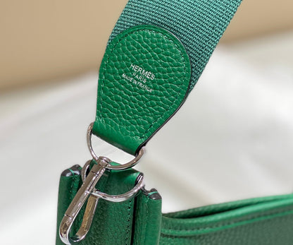 Evelyne 29cm Verde Oscuro Togo Shw