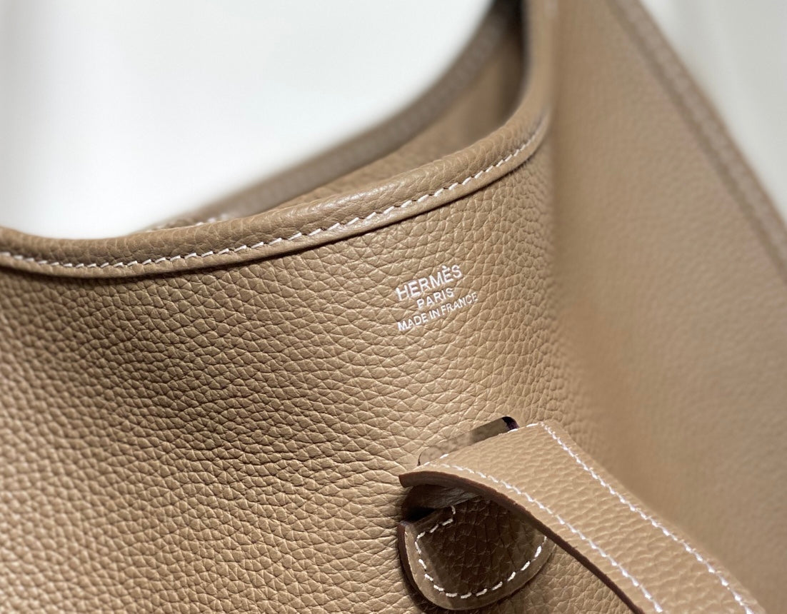Evelyne 29cm Marrón Togo Shw
