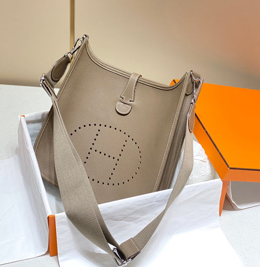 Evelyne 29cm Marrón Togo Shw