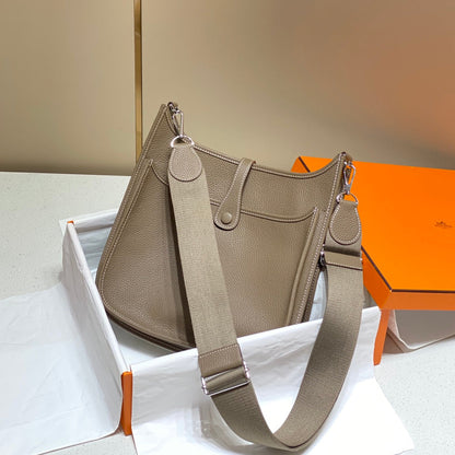 Evelyne 29cm Marrón Togo Shw