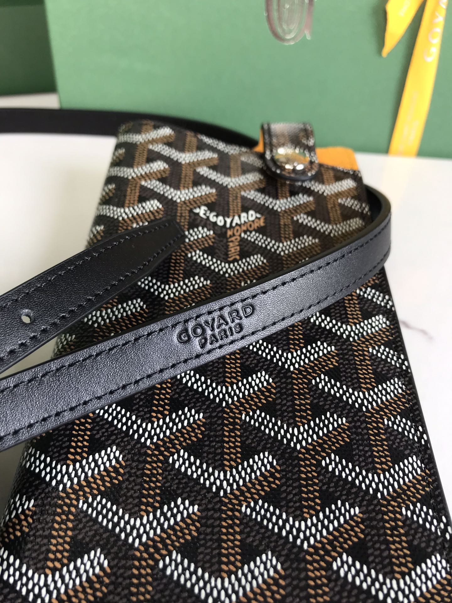 MONTMARTRE GM CASE 18 EN LONA GOYARDINE NEGRA