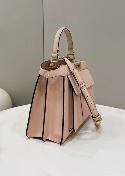 BOLSO FENDI PEEKABOO 33 DE PIEL DE BECERRO ROSA CLARO CON CORREA Y HERRAJES DORADOS