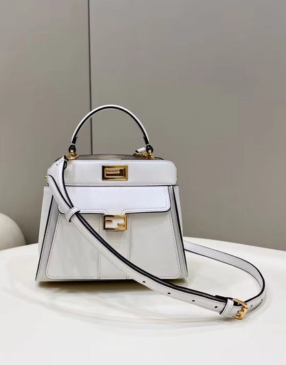 BOLSO FENDI PEEKABOO MINI 23 DE PIEL DE BECERRO BLANCA CON HERRAJES DORADOS