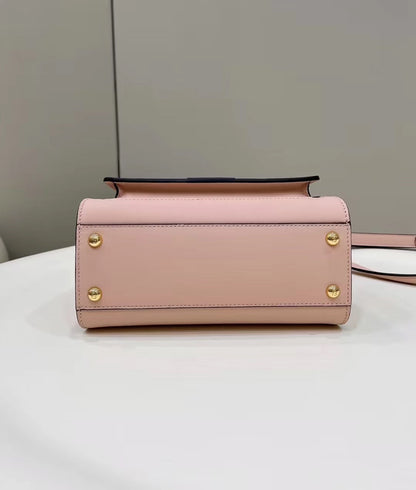 BOLSO FENDI PEEKABOO MINI 23 DE PIEL DE BECERRO ROSA CLARO CON HERRAJES DORADOS