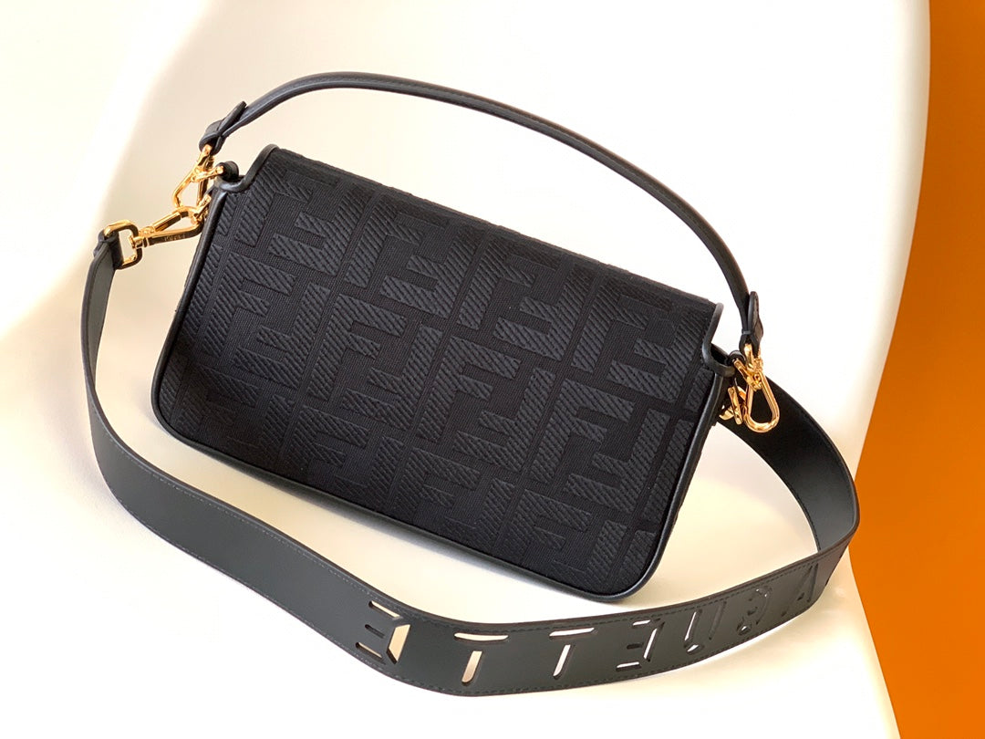 Sac Fend Baguette en toile noire 27 avec broderie FF GHW 