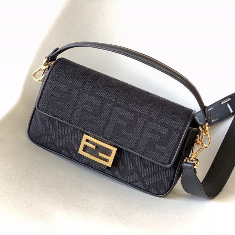 Sac Fend Baguette en toile noire 27 avec broderie FF GHW 