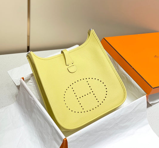 Evelyne 29cm Amarillo Togo Shw