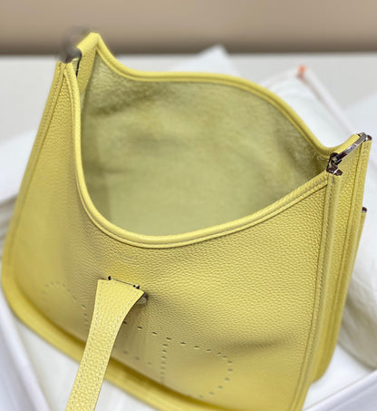 Evelyne 29cm Amarillo Togo Shw